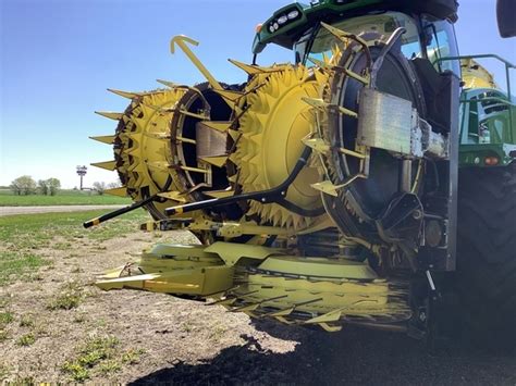 john deere 772 corn head